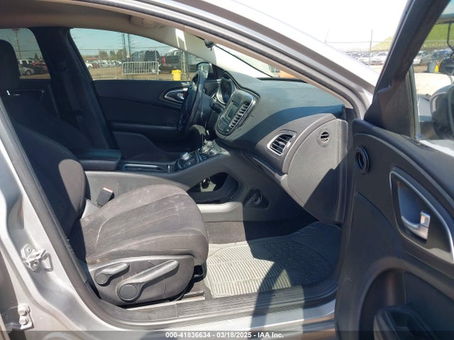 Chrysler 200 Limited 2015 1C3CCCAB8FN676119 Image 5