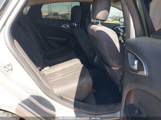Chrysler 200 Limited 2015 1C3CCCAB8FN676119 Image 8