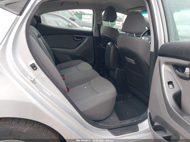 KMHDH4AE0FU388114 Hyundai ELANTRA SE
