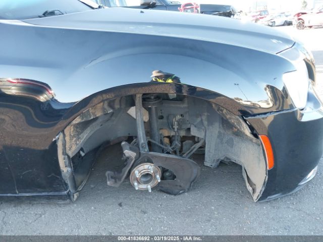 2C3CCAEG7JH137048 Chrysler 300 Limited