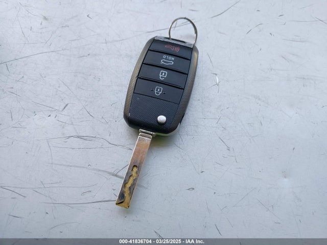 5XXGT4L36LG393377 KIA Optima Lx