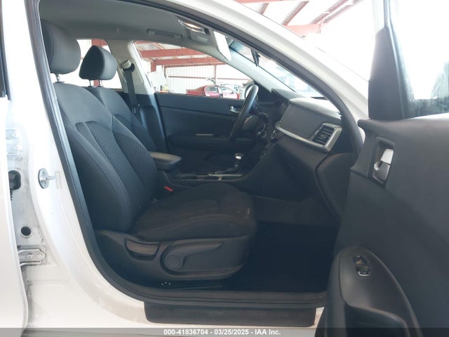 5XXGT4L36LG393377 KIA Optima Lx