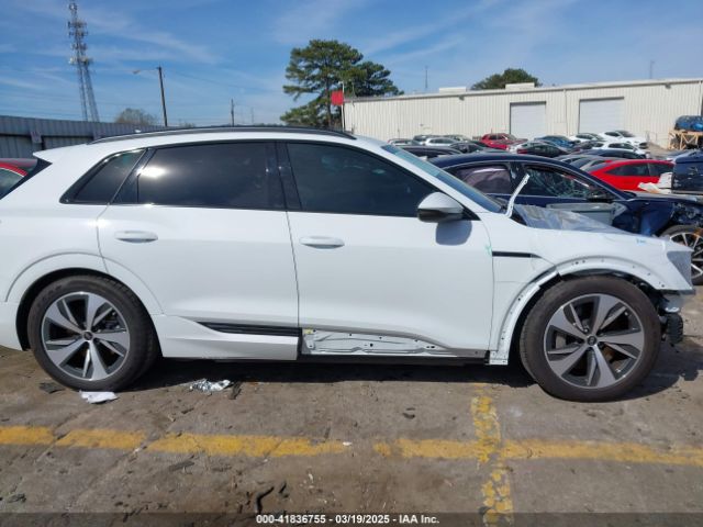 WA14AAGE6RB058129 Audi Q8