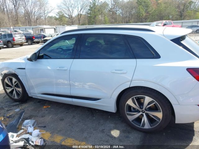WA14AAGE6RB058129 Audi Q8