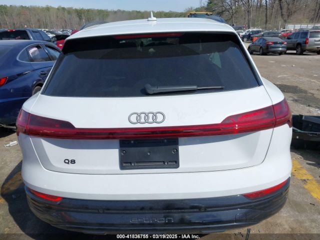 WA14AAGE6RB058129 Audi Q8