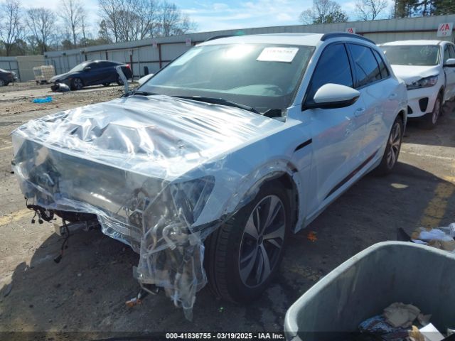WA14AAGE6RB058129 Audi Q8