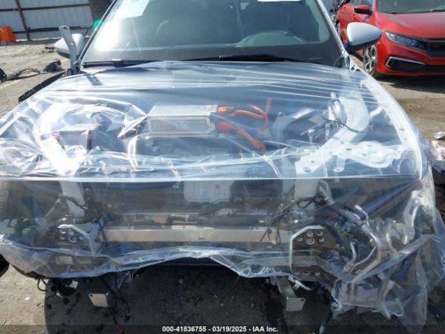 WA14AAGE6RB058129 Audi Q8