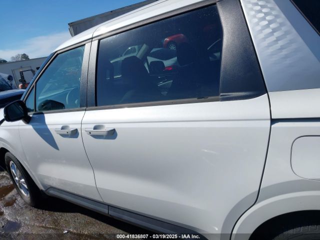 KNDNB4H33N6168192 KIA Carnival Mpv Lx