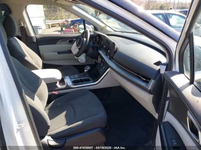 KNDNB4H33N6168192 KIA Carnival Mpv Lx