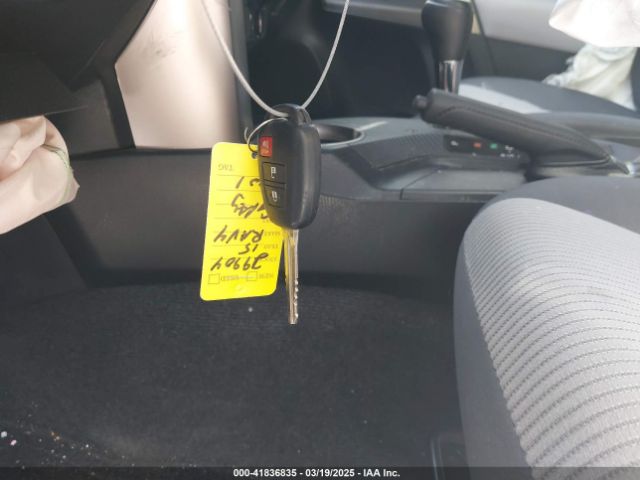 JTMZFREV2FJ053512 Toyota RAV4 LE