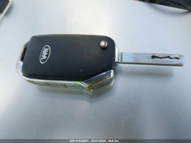 3KPF24AD2KE082952 KIA Forte Lxs