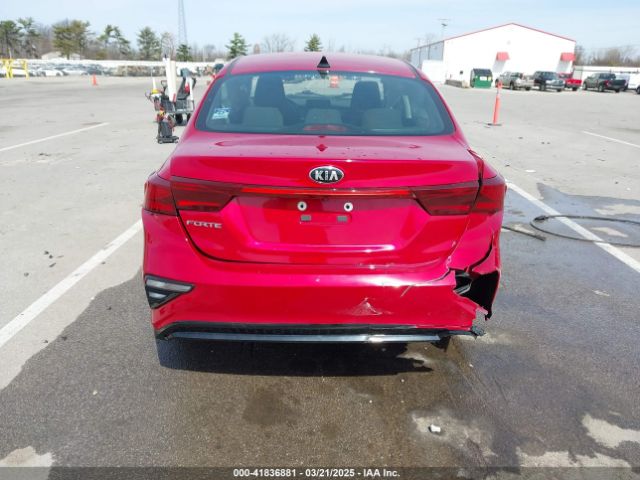 3KPF24AD2KE082952 KIA Forte Lxs