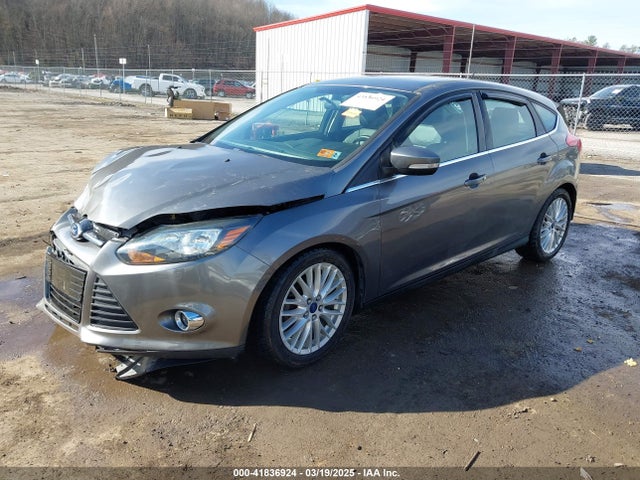 Ford Focus Titanium 2014 1FADP3N29EL418304 Image 2