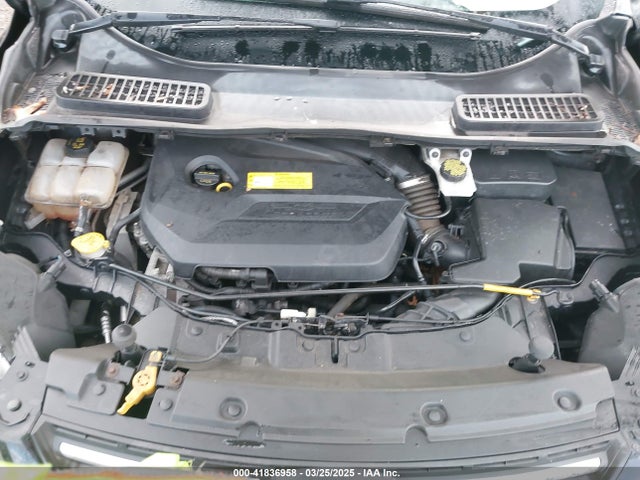 1FMCU9GX0GUB86260 Ford ESCAPE SE