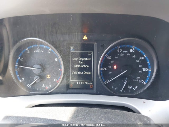 2T3ZFREVXHW343503 Toyota RAV4 LE