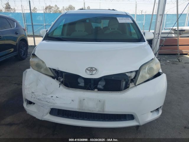 5TDKZ3DC5HS796175 Toyota Sienna Le 8 Passenger
