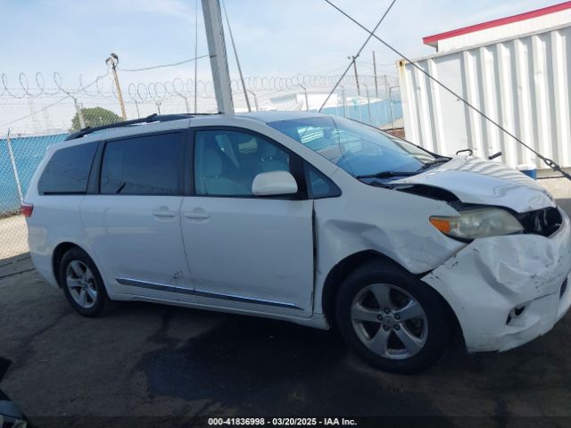 5TDKZ3DC5HS796175 Toyota Sienna Le 8 Passenger