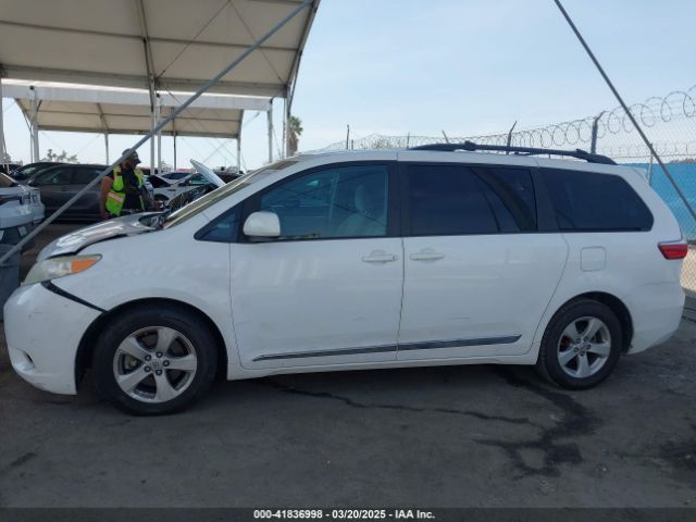 5TDKZ3DC5HS796175 Toyota Sienna Le 8 Passenger