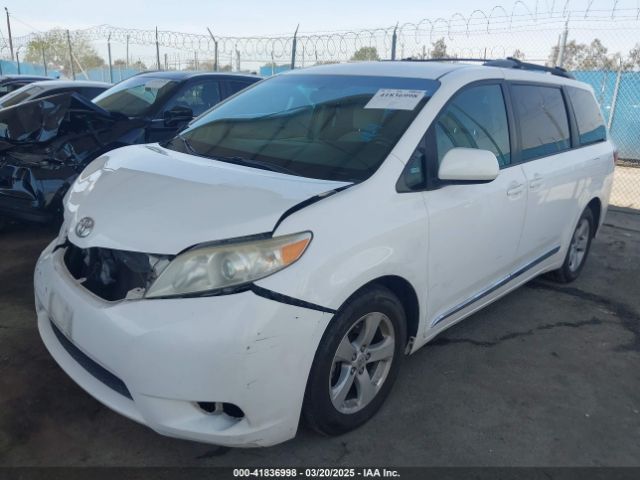 5TDKZ3DC5HS796175 Toyota Sienna Le 8 Passenger