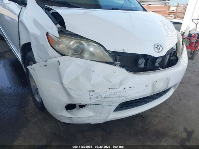 5TDKZ3DC5HS796175 Toyota Sienna Le 8 Passenger