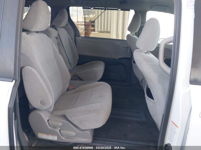 5TDKZ3DC5HS796175 Toyota Sienna Le 8 Passenger