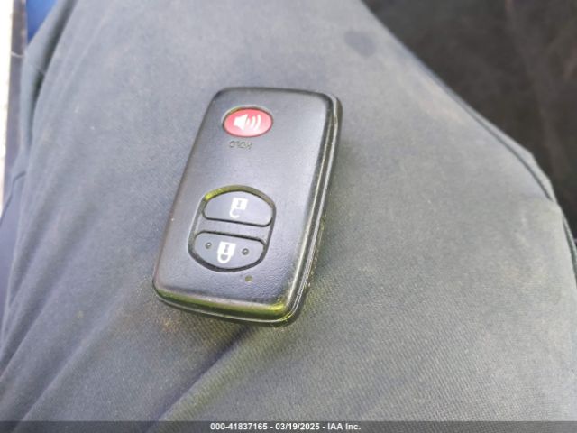 JTDZN3EU4EJ011025 Toyota Prius V Five