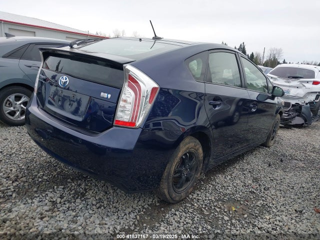JTDKN3DU8E0371584 Toyota Prius Three