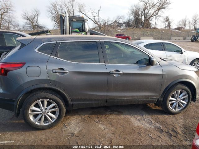 JN1BJ1CR9HW133096 Nissan Rogue Sport S