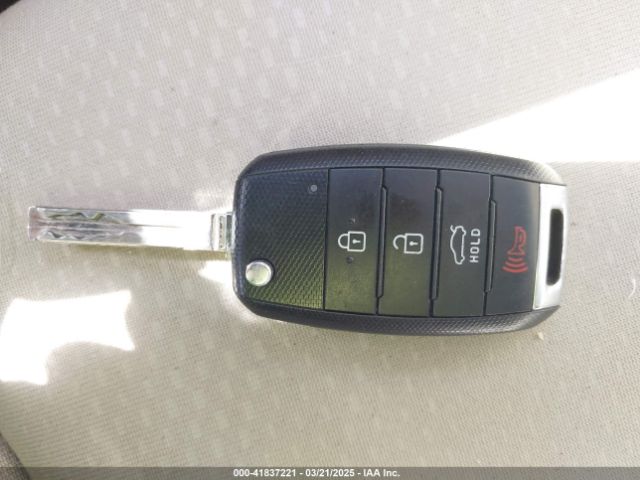 KNAGM4A71F5636196 KIA Optima Lx