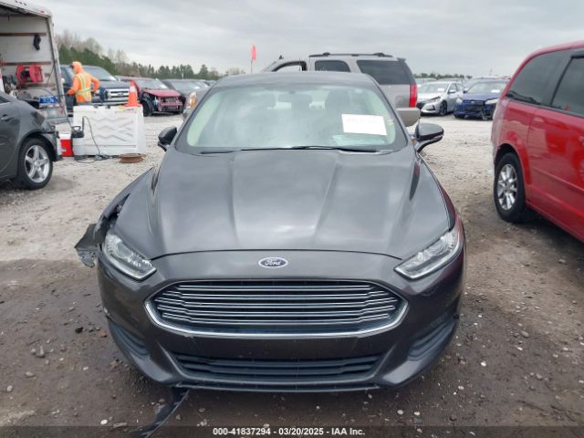 1FA6P0H73F5121260 Ford FUSION SE