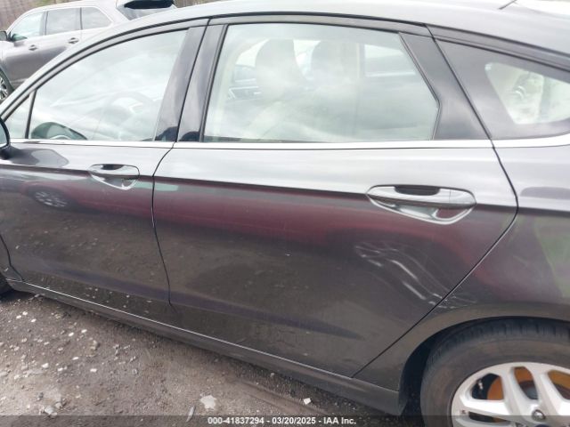 1FA6P0H73F5121260 Ford FUSION SE