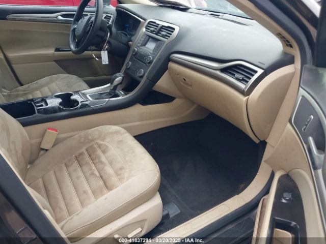 1FA6P0H73F5121260 Ford FUSION SE