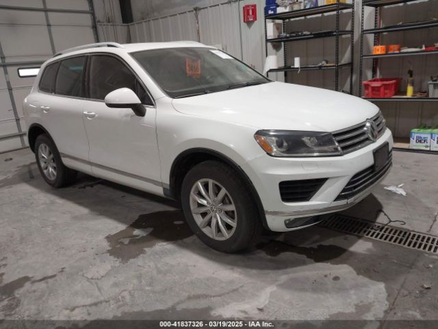 2016 VOLKSWAGEN TOUAREG WVGEF9BP2GD010630