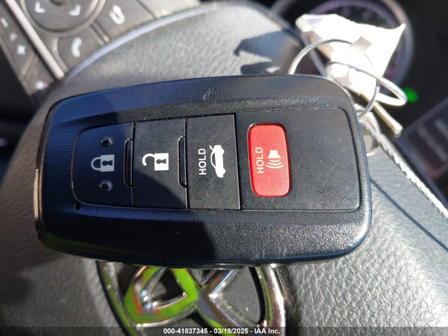 4T1R11AK9NU655473 Toyota CAMRY LE