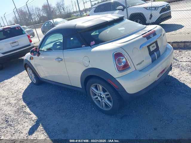 2012 MINI COOPER WMWSX1C50CT163832 Photo 2