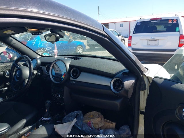2012 MINI COOPER WMWSX1C50CT163832 Photo 4