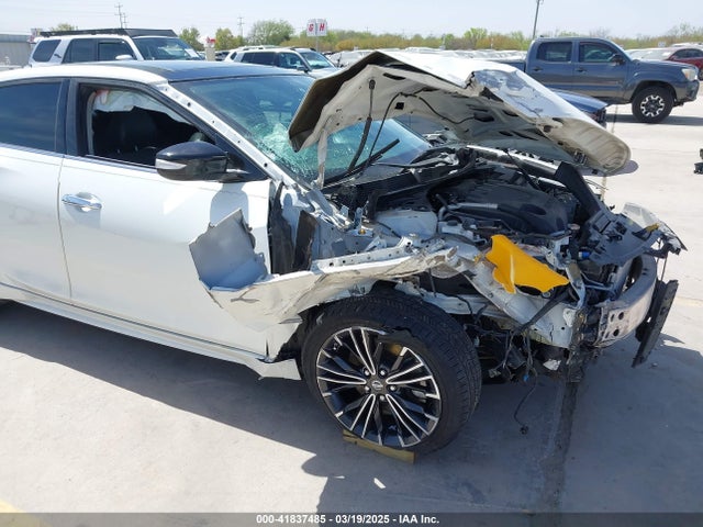 1N4AA6AP3GC900678 Nissan Maxima 3.5 Sl