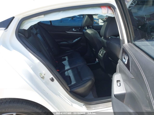 1N4AA6AP3GC900678 Nissan Maxima 3.5 Sl