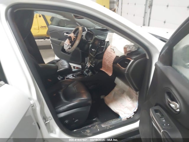 1C4PJMDXXKD258242 Jeep Cherokee Limited 4x4