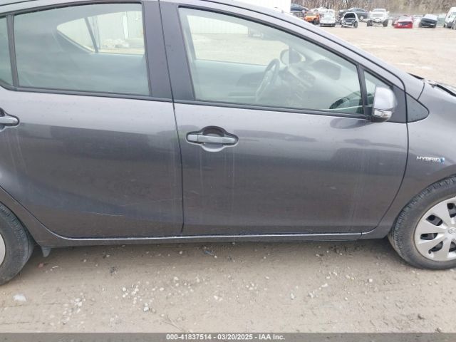 JTDKDTB37E1081876 Toyota Prius C Two