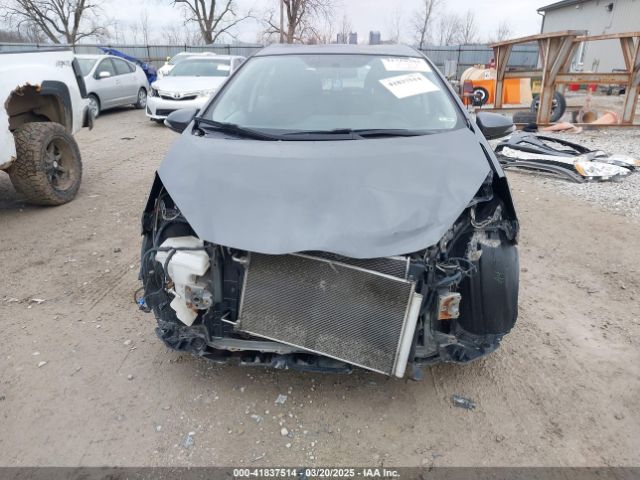 JTDKDTB37E1081876 Toyota Prius C Two
