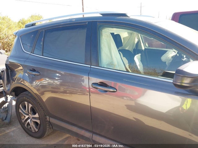 Toyota RAV4 LE 2016 JTMBFREV4GJ052168 Image 13