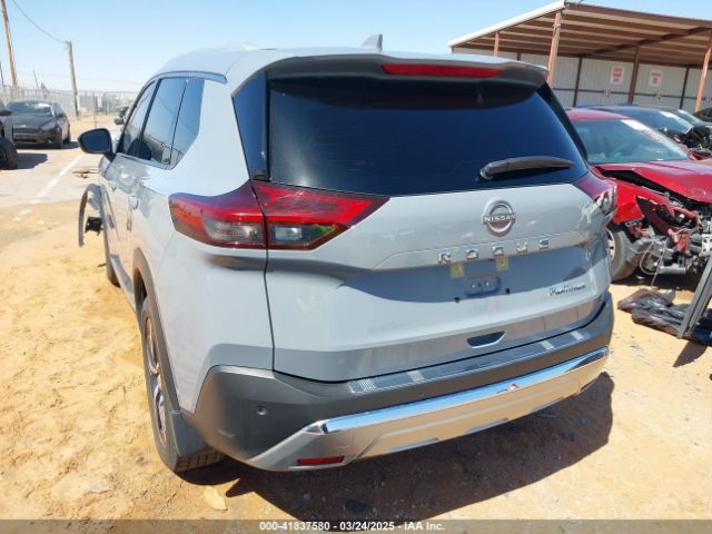 JN8BT3DC3PW103219 Nissan Rogue Platinum Fwd