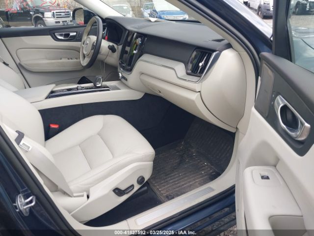YV4L12RW2P1253156 Volvo Xc60 B5 Plus Dark Theme