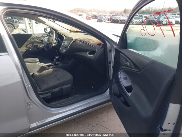 1G1ZD5ST9MF034742 Chevrolet Malibu Fwd Lt