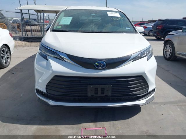 5TDKRKEC5MS034743 Toyota SIENNA LE
