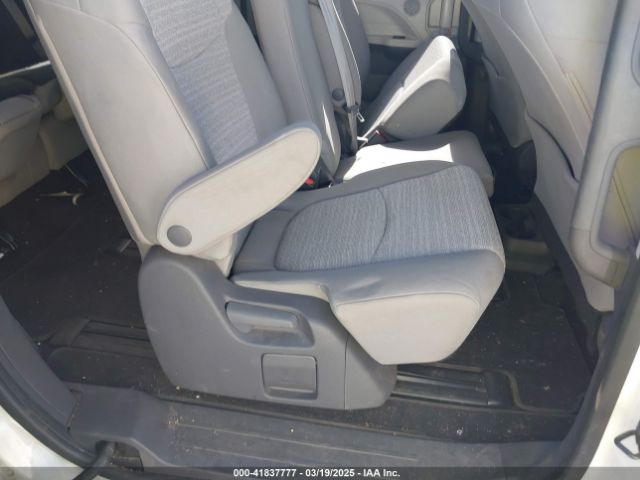 5TDKRKEC5MS034743 Toyota SIENNA LE