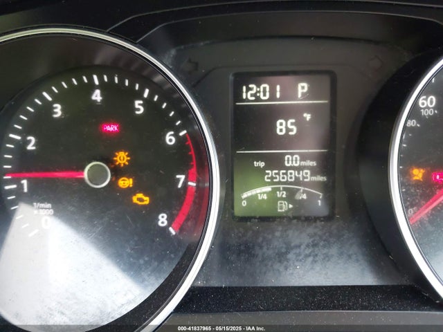 3VWD17AJ6FM242499 Volkswagen Jetta 1.8t Se