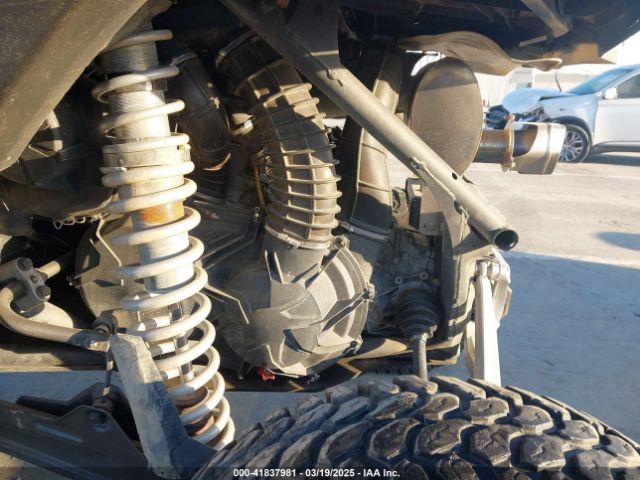 2020 CAN-AM MAVERICK X3 3JBVXAV23LK000639 Photo 8