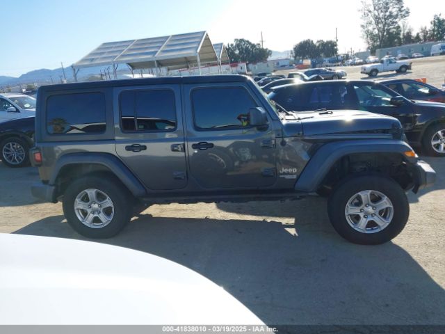 1C4HJXDG4JW132547 Jeep Wrangler Unlimited Sport S 4x4